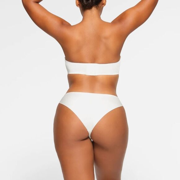 Skims body wireless strapless bra in color marble size 38DDDD - Picture 2 of 11